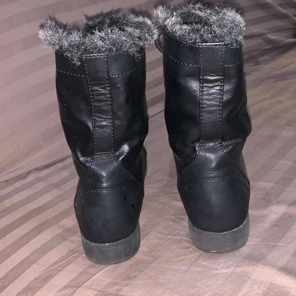 Boots - Picture 3 of 10